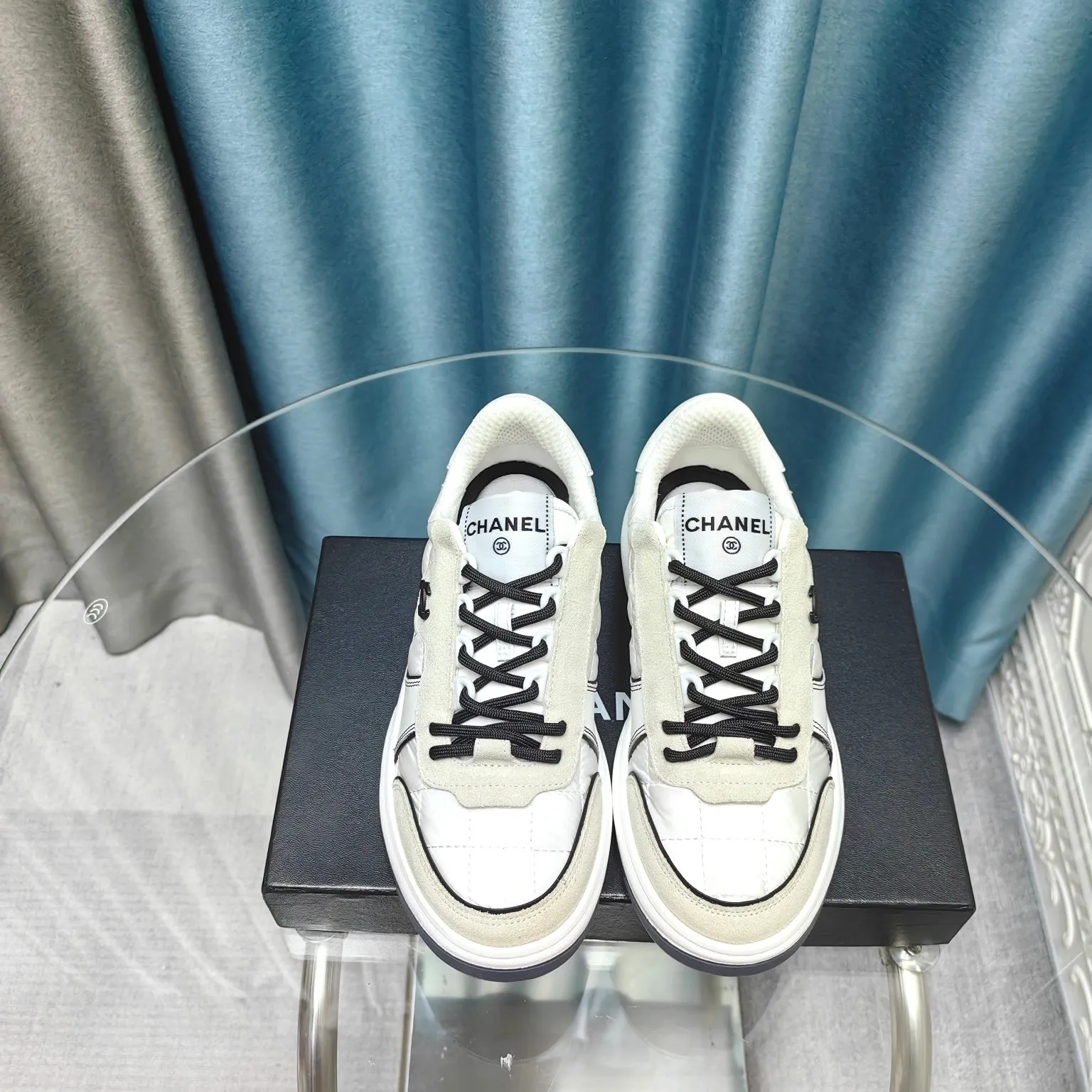 👟👟Ex-factory price 520👟👟 Women's shoes Women's clothing Women's shoes factory Women's shoes factory Men's models ➕10 Chanel Chanel - 2023 counter top casual sports shoes This classic design; the upper is electro-embroidered with a variety of craftsmanship; the outsole is fashionable and sporty; the unusual inclusion of a variety of color matching elements... The diversified mix and match is very good-looking and versatile, and can be used for leisure, fashion, sports, and outdoor. Counter boutique packaging complete set for women 35-40 and men 39-45 (44.45 size custom-made)
